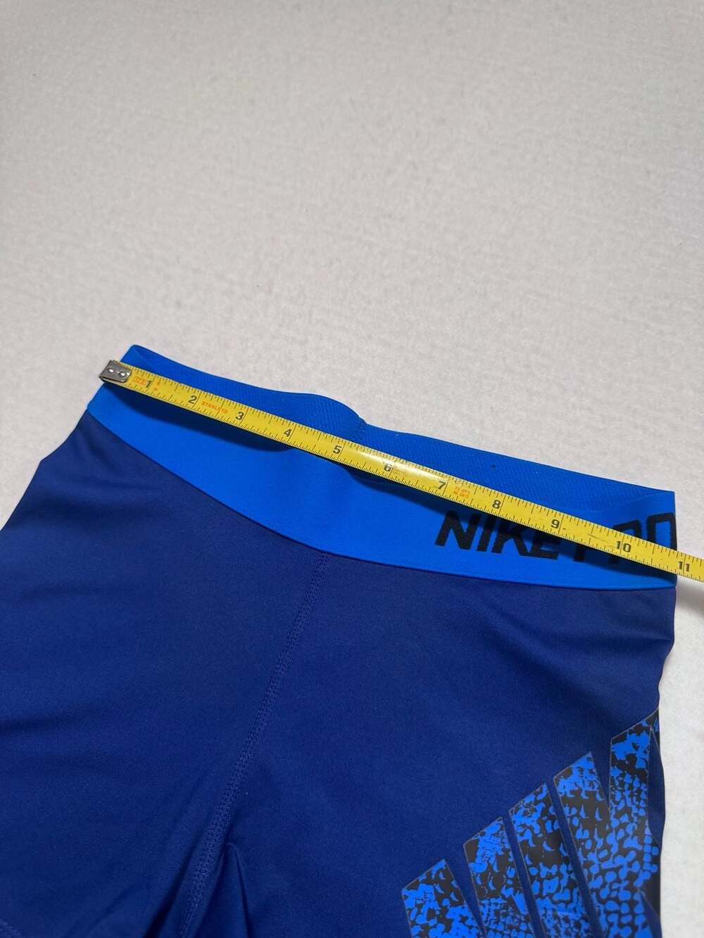 Nike Pro Dri-FIT Girl’s Blue Snake Print Compression Shorts Logo Size Small S - Picture 4 of 9